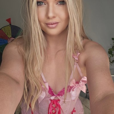 ABBIE 🥰 ONLINE NOW