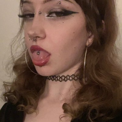 your edgy little doll 💖