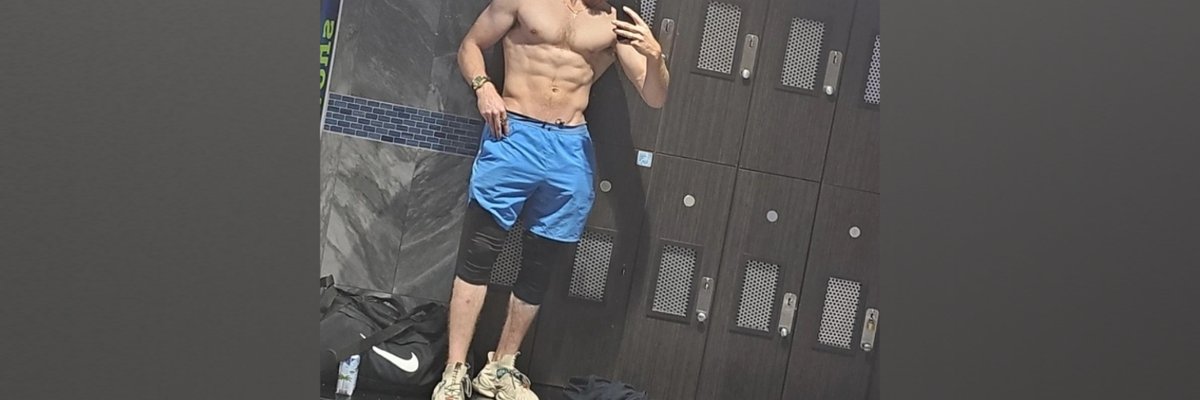 COUGARS SEXY CUB 🦁 (aka Alfanzo )🤌🤴 👑 cover