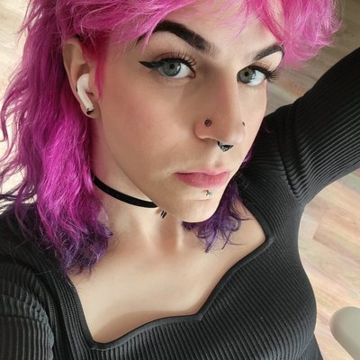 amy ivy🤍🕳🏳️‍⚧️