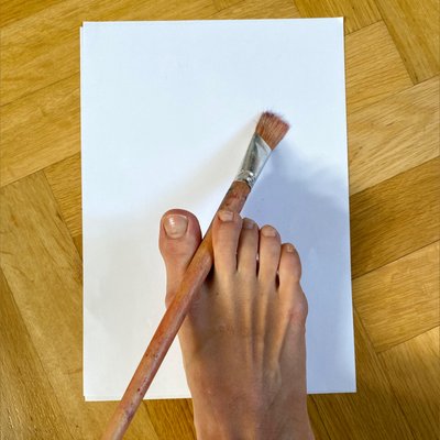 Anna the Feet Painter