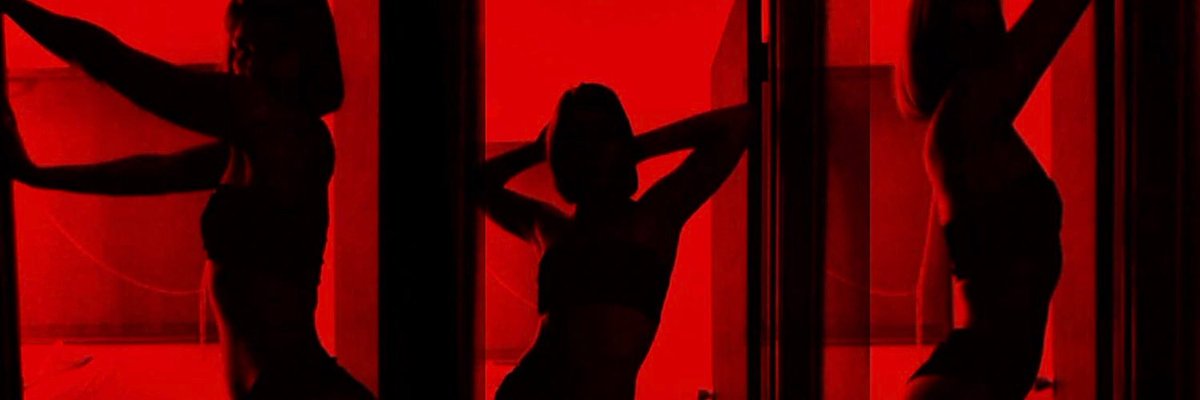 ꧁𝖁𝖆𝖒𝖕𝖊𝖙𝖙𝖊꧂ cover