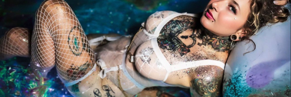 BigTittyWitchy cover