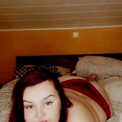 HOT CURVY MOMMY