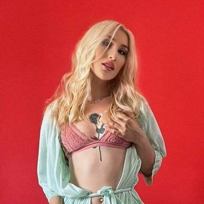 Dakota Hotwife