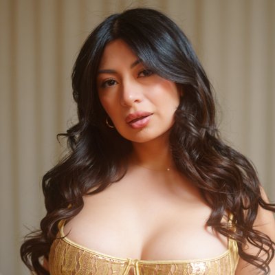 Cami Strella TV