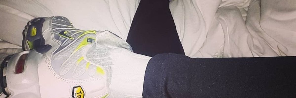 C A N I  😈  K L E I N cover