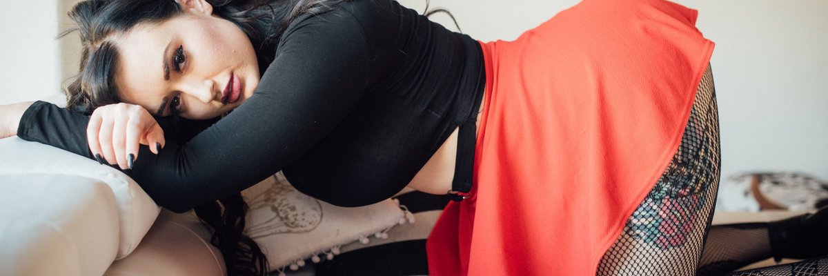 TALL S1UT NO PANTIES cover