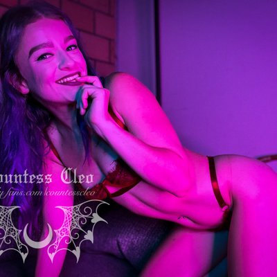 Countess Cleo FREE pageโจ