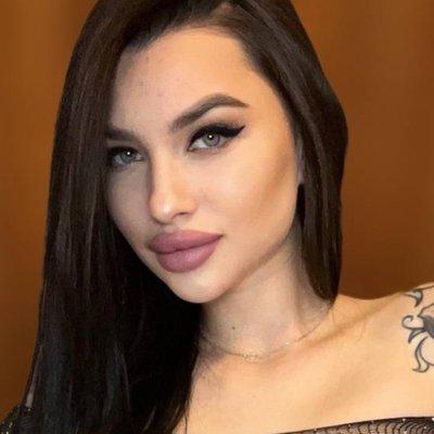 Elizabeth | Barely Legal