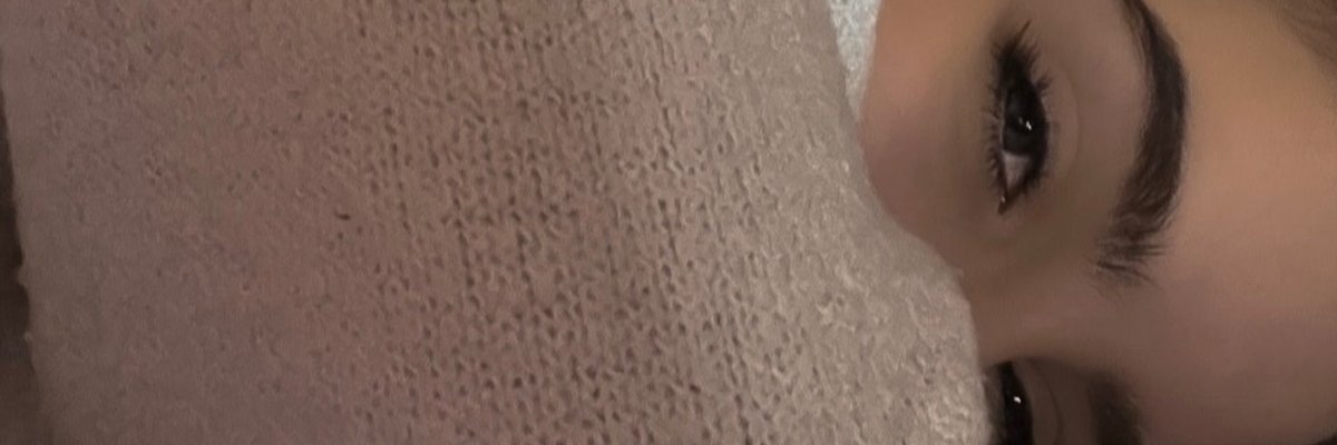 🟢  𝐸𝑀𝐼𝐿𝐼𝒜 💛🧸 cover