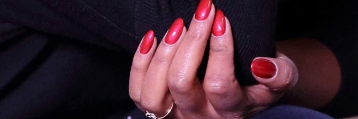 handsluxuriousbeauty cover