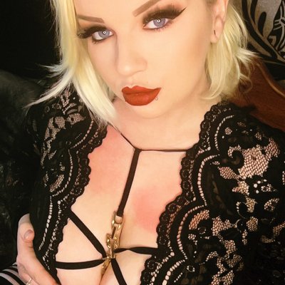 𝘗𝘰𝘭𝘦 𝘥𝘢𝘯𝘤𝘪𝘯𝘨 𝘔𝘐𝘓𝘍 🥵