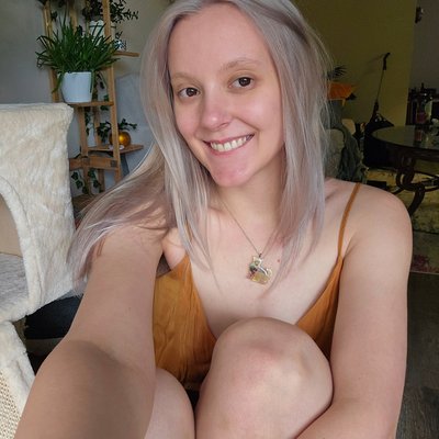 Kali Cox | Au Naturale Nerdy Girlfriend