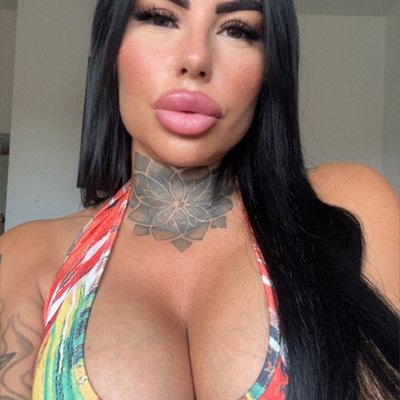 Miss Karina 🖤