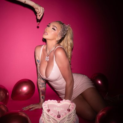 Kendra Sunderland