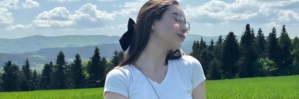 LEIA WILD 🍓 cover