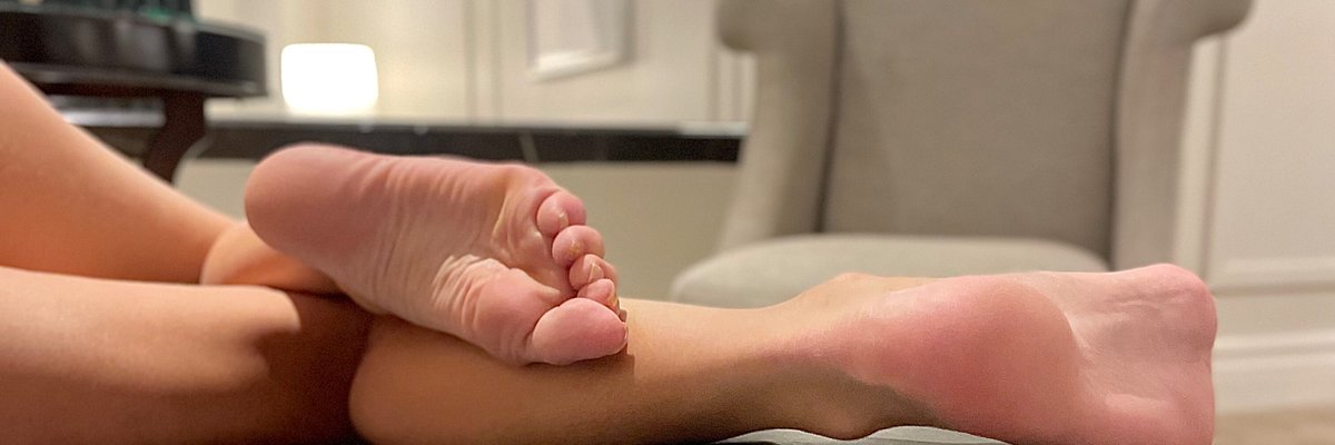 LilouXfeet cover