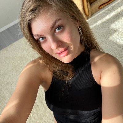 🌹💞 𝓛𝓲𝓵𝔂 𝓡𝓸𝓼𝓼𝓮