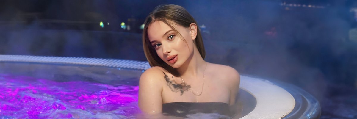 Lily 🦄 cover