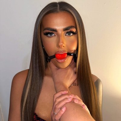 🍒YOUR FAVE BRUNETTE 🍒