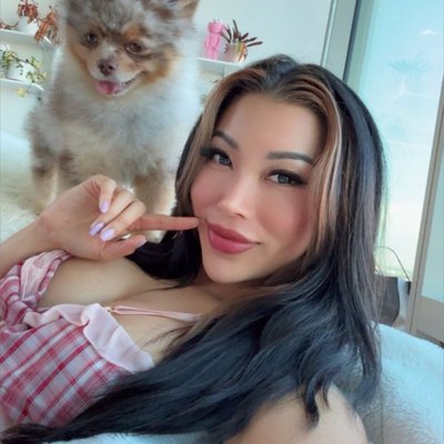 MelliBunni 🍓 Your Petite Asian Waifu