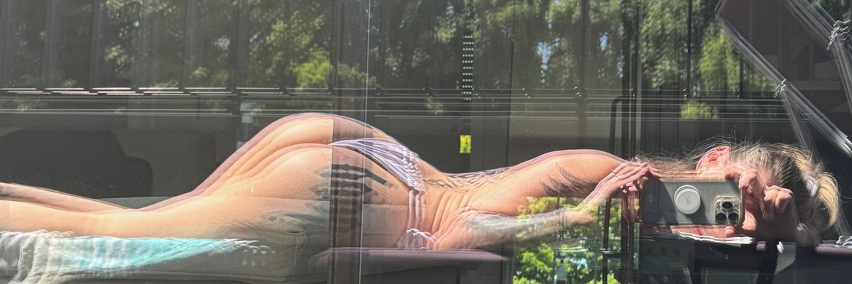 𝗠𝗘𝗟𝗧𝗔𝗧𝗧 cover