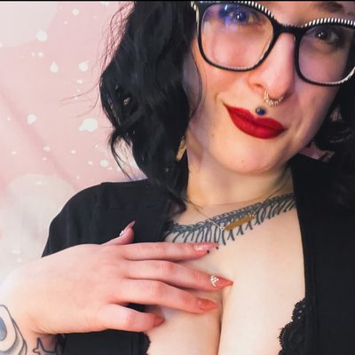 Mommy Alara Glutton