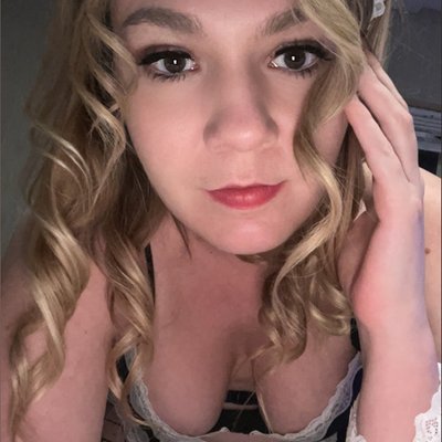 MomNextDoor