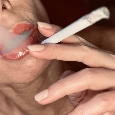Crissi with an 👁️
