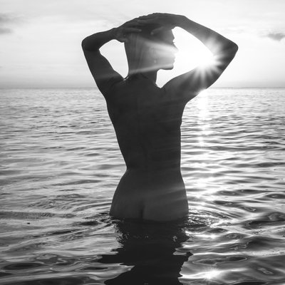 Nude art girl