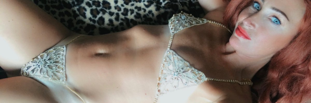 mľıf Davison VIP cover