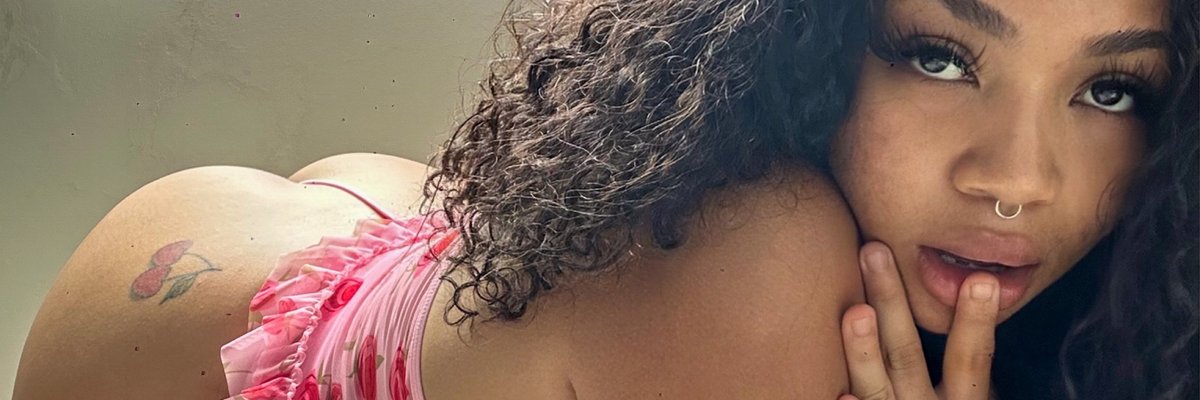 Linda with booty 🍑😈 cover