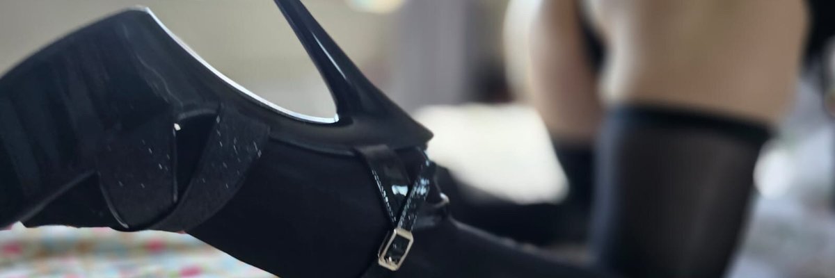 Peachy Pearl in Paris cover