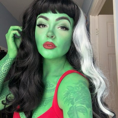 Viola Fawn - LIVE STREAMER