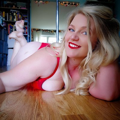 Pink Curvy Blonde