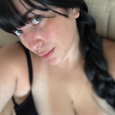 𝔽𝔸ℕℕ𝕐 🎀 𝕐𝕠𝕦𝕣 𝕢𝕦𝕖𝕖𝕟 𝕠𝕗 𝕗𝕒𝕣𝕥 👑