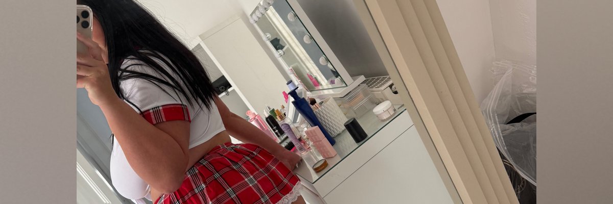 Pregnant Sexy Holly cover