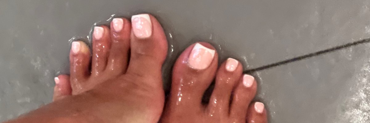 The Pretty feet gurl 💋 cover