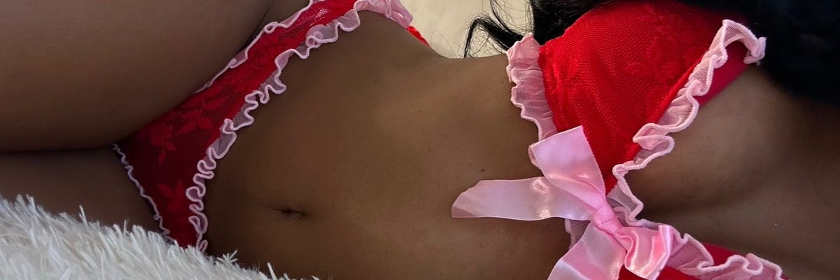 Ebony Findom Goddess w. Pretty Feet 👸🏾🦶🏽 cover