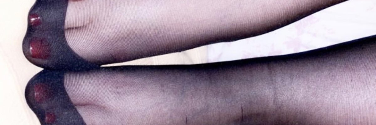 Prettytoesandhose cover