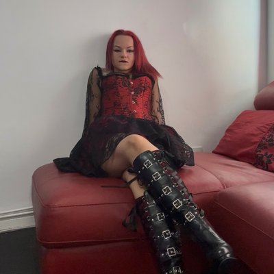 😈Queen Victoria Rose😈