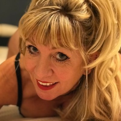 Amelia J Jones
