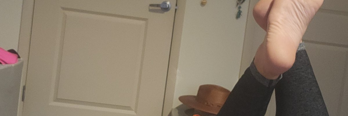 Stacy's ugly feet cover