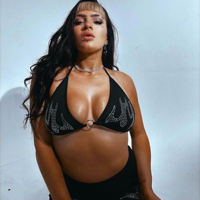 Steph De Lander
