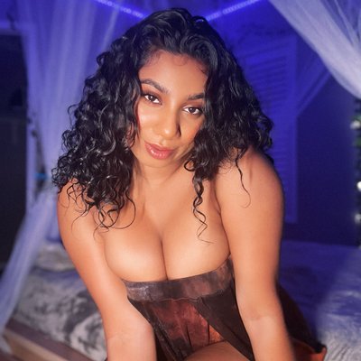 Nyla ๐