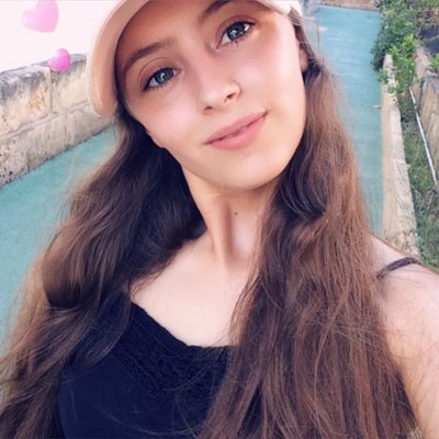 El 🇬🇧 Petite British Cutie!