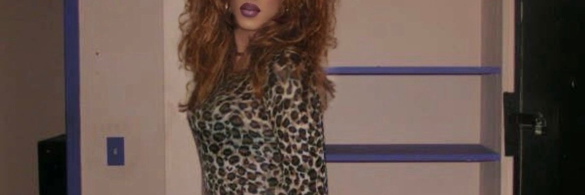 Lady Ashley V LaRoux cover