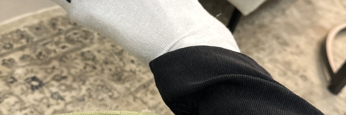 AI-MAZING FEET cover