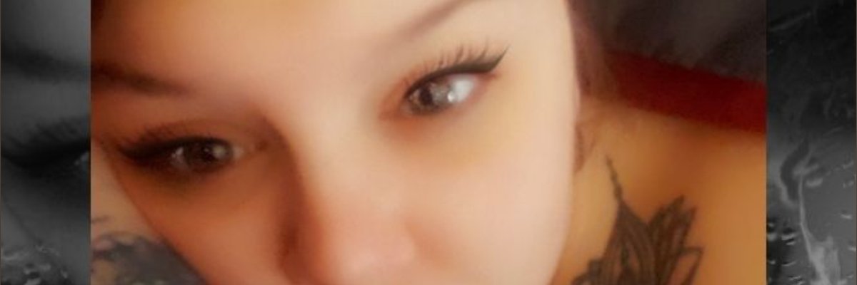 Your typical chunky brunette 💚 cover